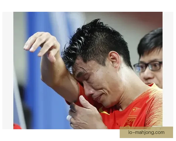 菲尔米诺在亚洲杯对阵那不勒斯关键战中的精彩表现全面回顾 菲尔米诺在亚洲杯对阵那不勒斯关键战中的精彩表现全面回顾
